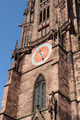 Obraz premium Freiburger Münster Turmuhr