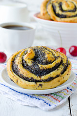 Buns with poppy seeds