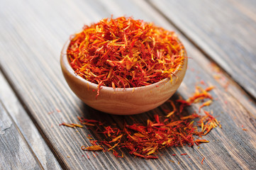 Saffron in wooden bowl