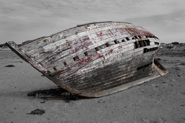 Vieille épave de bateau en bois