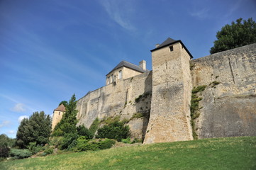Fototapeta na wymiar Remparts Sud ouest Château Caen 4