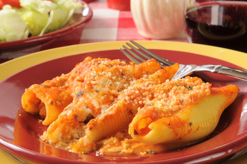 Stuffed pasta shells and wine