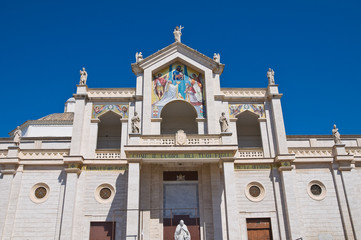 Fototapeta na wymiar Katedra Manfredonia. Puglia. Włochy.