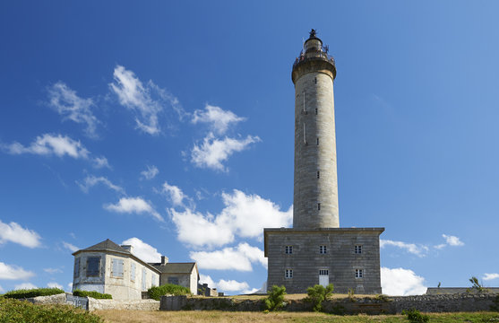 phare de l'ile de batz en bretagne