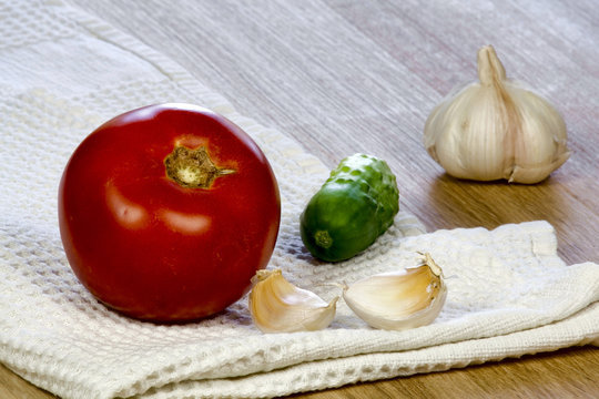 Tomato, cucumber and garlic