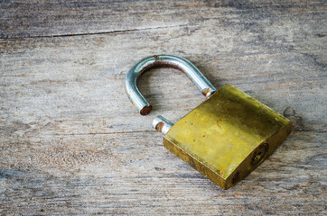 sawn-off padlock
