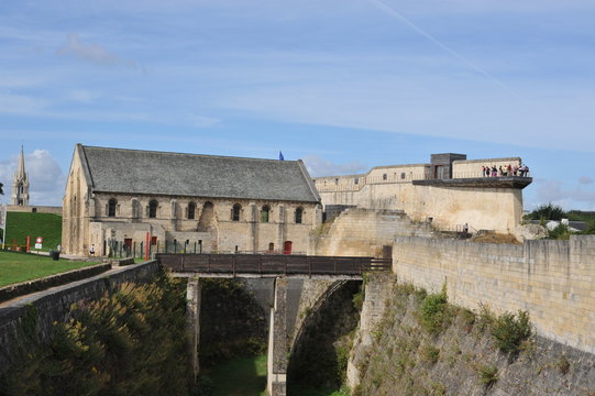 Salle de l'Echiquier et les fortifications du Ch&acirc;teau de Caen 2