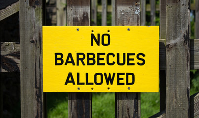 No Barbecues allowed sign