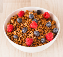 muesli with berries