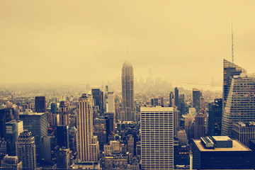 Fototapeta na wymiar Panoramę Nowego Jorku we mgle
