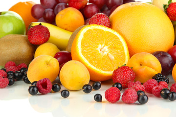 Fototapeta na wymiar Fresh fruits and berries close up