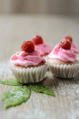 Himbeercupcakes