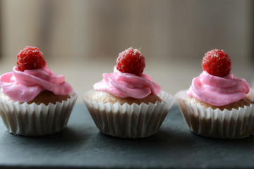 Cupcakes mit Himbeerfrosting