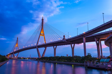 Fototapeta na wymiar Bhumibol Bridge w Bangkok, Tajlandia