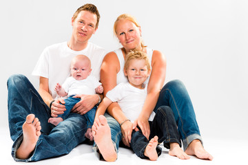 Junge glückliche Familie