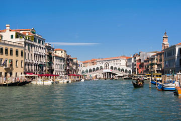 Fototapeta na wymiar Most Rialto w Wenecji