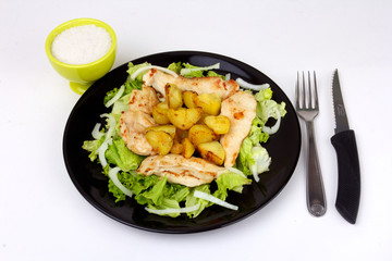 assiette de salade de poulet