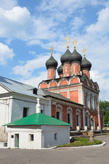 Fototapeta na wymiar Klasztor Vysokopetrovsky w Moskwie.