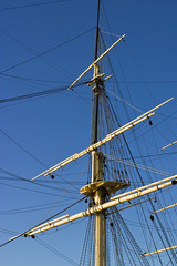 Mainmast