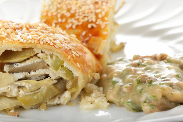 Strudel salato con carciofi