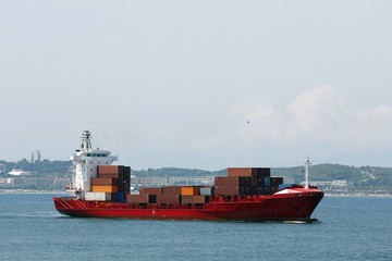Fototapeta premium Barco de contenedores