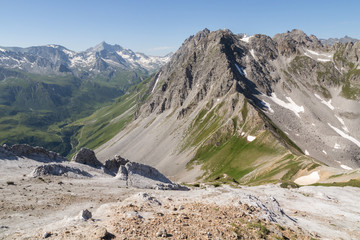Descente sur la crête pour le col du Mône