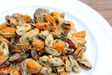 Cooked mussels
