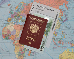 Fototapeta na wymiar Paszport obywatela Rosji na mapie świata