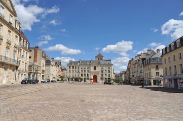 Place Saint Sauveur et ses hôtels particuliers, Caen - obrazy, fototapety, plakaty