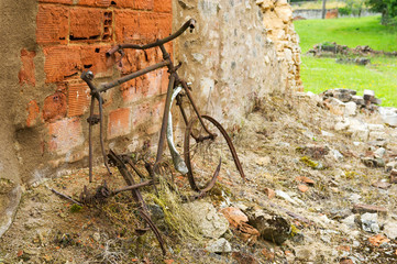 Rusty bicycle in Oradour sur Glane