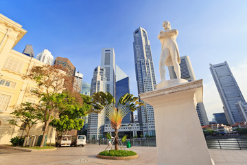 Naklejka premium Sir Stamford Raffles statue, Singapore City