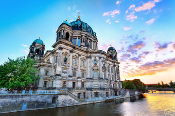 Fototapeta na wymiar sunset at Berlin Cathedral (Berliner Dom) Berlin, Germany