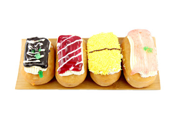Donuts sort in the  bamboo dish.