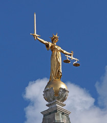 Naklejka premium Statue of Justice on top of Old Bailey, Criminal court, London