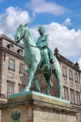 Fototapeta na wymiar Denkmal König Christian IX im Schloss Christiansborg, Kopenhagen