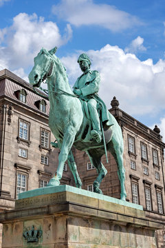 Denkmal König Christian IX im Schloss Christiansborg, Kopenhagen