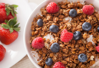 muesli with berries