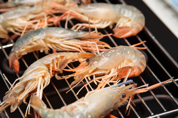 Grilled prawns on the grill