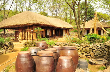 Naklejka premium Korean traditional village house