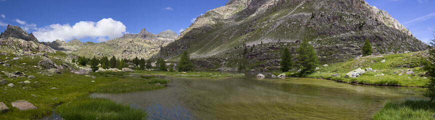 Fototapeta na wymiar panoramica nella Valle delle meraviglie,in Francia