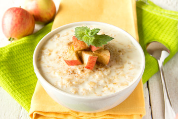 Oatmeal porridge with apple