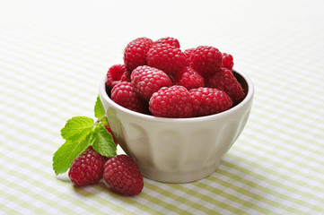 bowl of raspberry