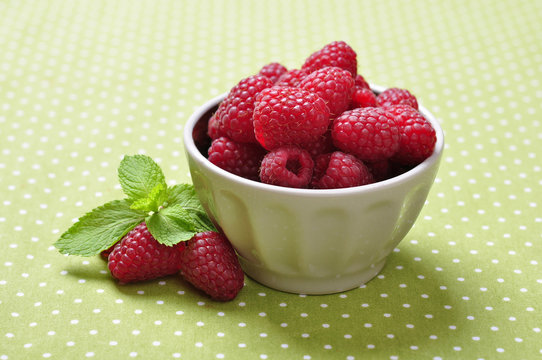 bowl of fresh raspberry