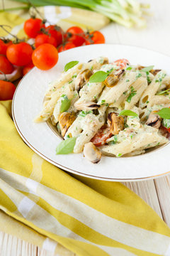 pasta with mussels and cream sauce
