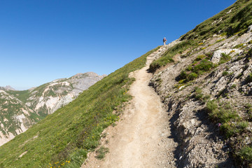 Randonneuse au bout du sentier