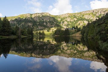 Fototapeta na wymiar Lac des truites dans les Vosges