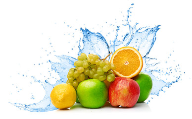 Fototapeta na wymiar Fruit mix in water splash