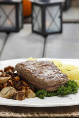 Roasted beef with mushrooms