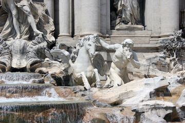 Fontana de Trevi, Tritón con caballo marino