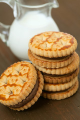 sandwich biscuits with chocolate filling